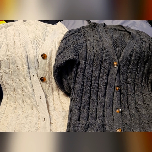 Cable knit cardigans thigh length - Picture 1 of 3